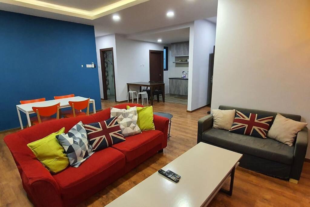 Lovely Jazz 1 3Bedrooms With 2 Card Lv9 Kuching Bagian luar foto